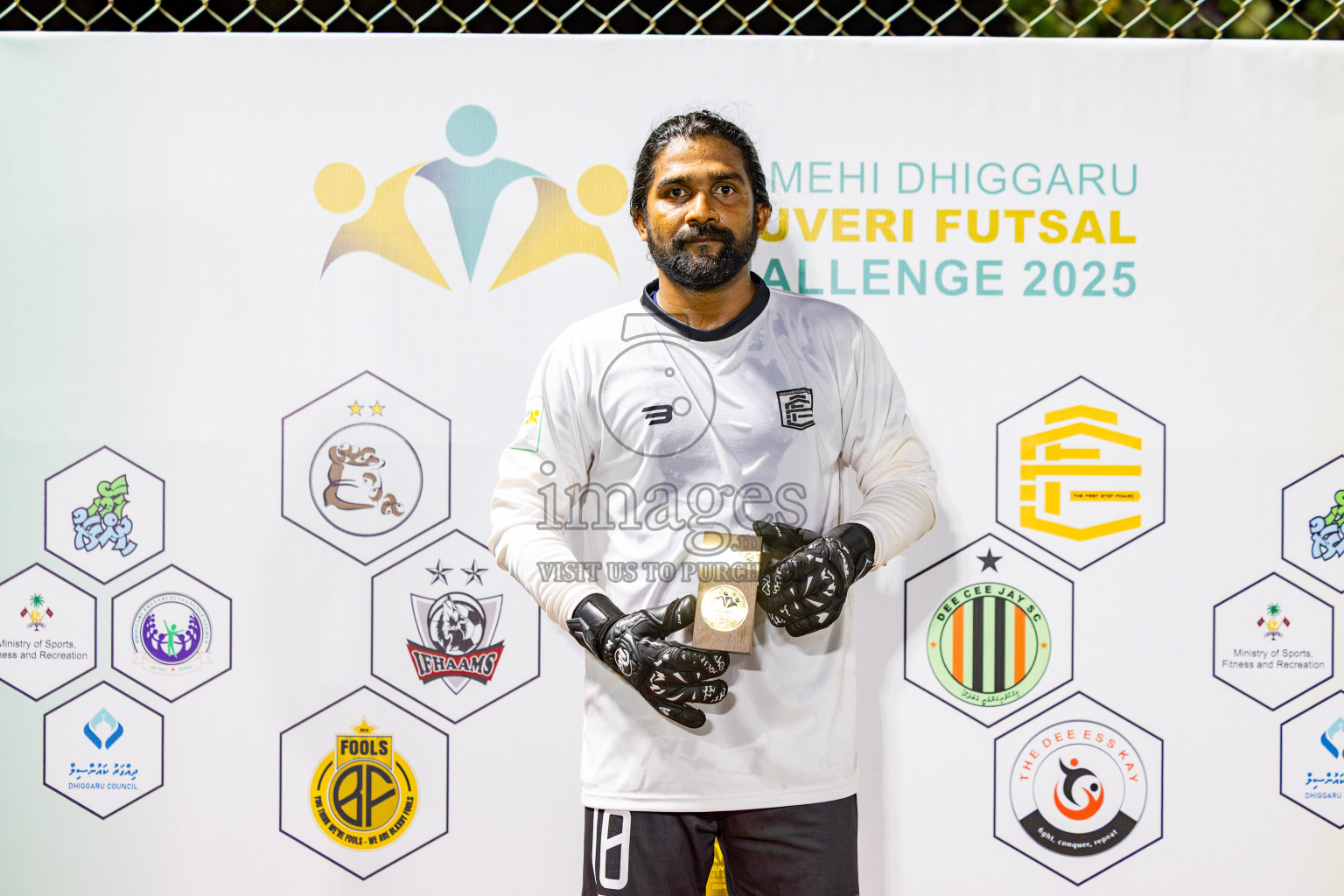 Comienzo fc vs The dee ess kay in Day 1 of Laamehi Dhiggaru Ekuveri Futsal Challenge 2025 was held on Thursday, 24th July 2025, at Dhiggaru Futsal Ground, Dhiggaru, Maldives Photos: Nausham Waheed / images.mv