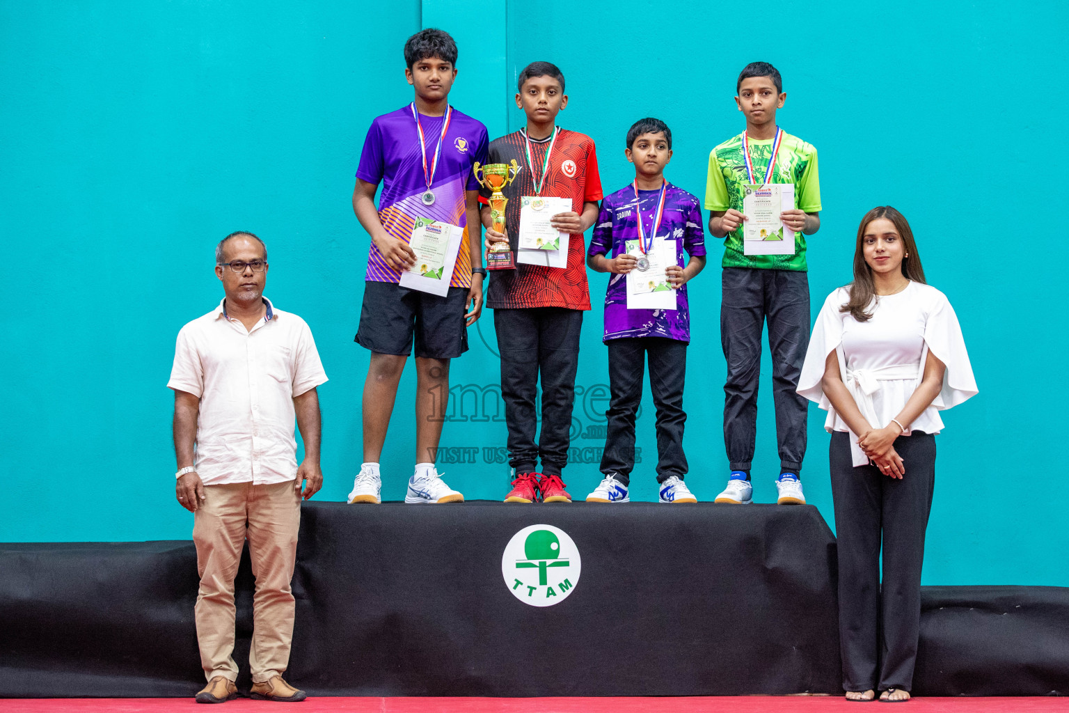 Senior Finals and Awarding ceremony of Interschool Table Tennis Tournament 2024 was held in Male' TT Hall, Male', Maldives on Saturday, 10th August 2024.
Photos: Ismail Thoriq / images.mv