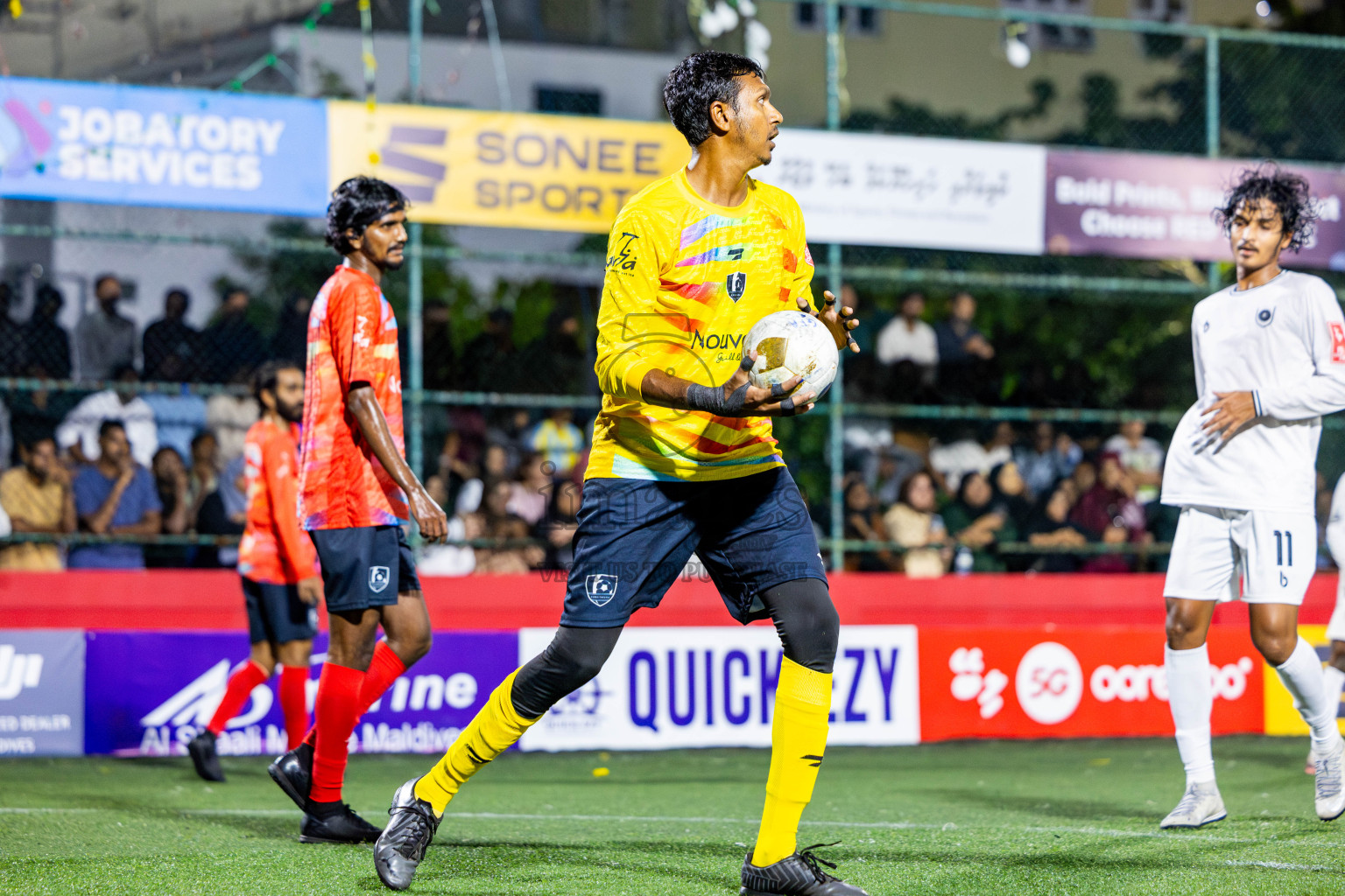 SH Kanditheemu vs R Dhuvaafaru in Zone round Day 27 of Golden Futsal Challenge 2025 was held on Friday , 31st January 2025, in Hulhumale', Maldives. Photos: Nausham Waheed / images.mv