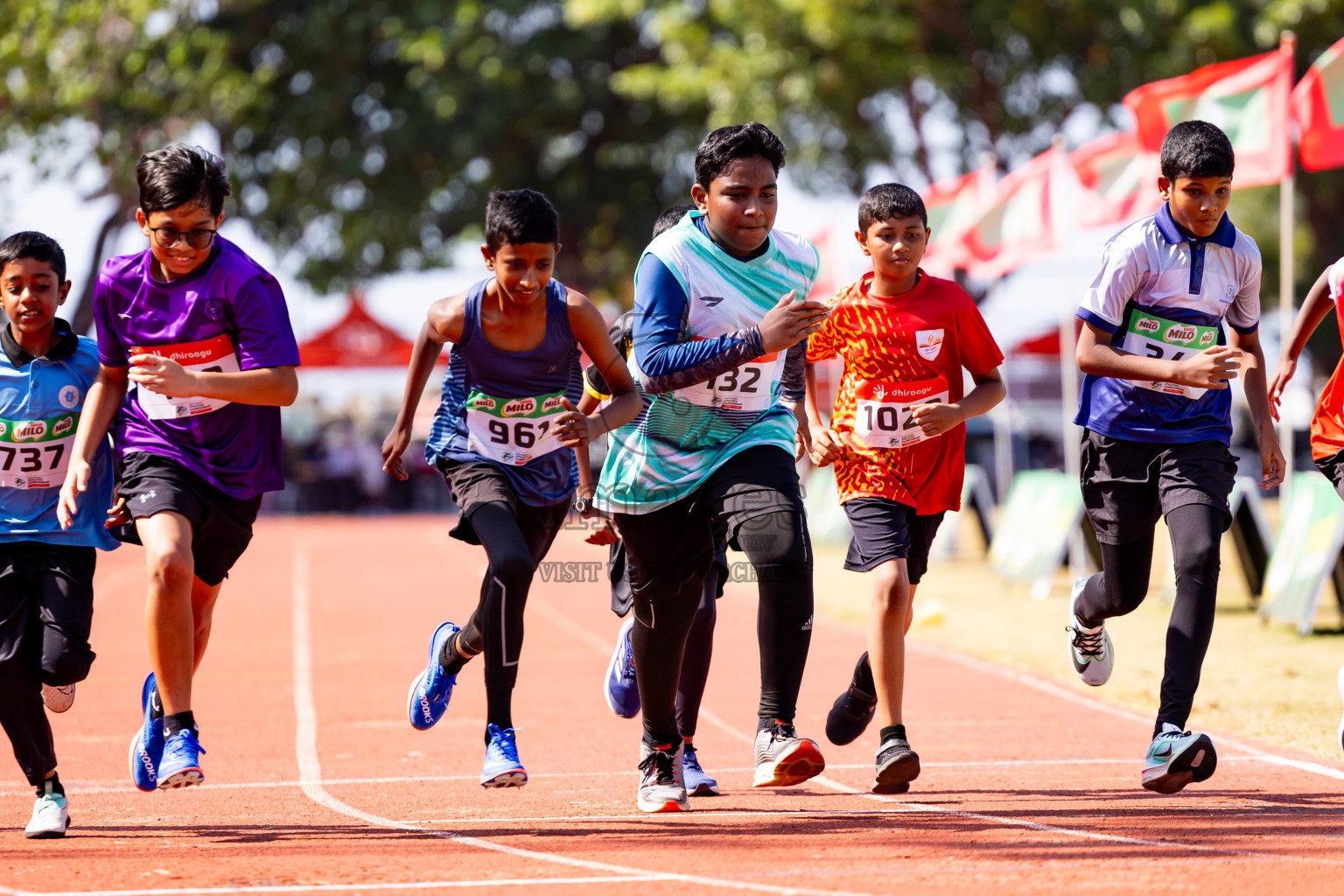 Day 3 of Inter-school Athletics Championship 2025 held in Ekuveni Synthetic Track, Male', Maldives on Wednesday, 08th October 2025. Photos by: Nausham Waheed / Images.mv