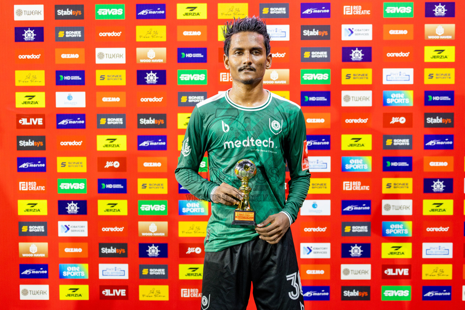 R. Dhuvaafaru VS N. Miladhoo in zone round on Day 32 of Golden Futsal Challenge 2025 was held on Wednesday , 5th February 2025, in Hulhumale', Maldives. 
Photos: Hassan Simah / images.mv
