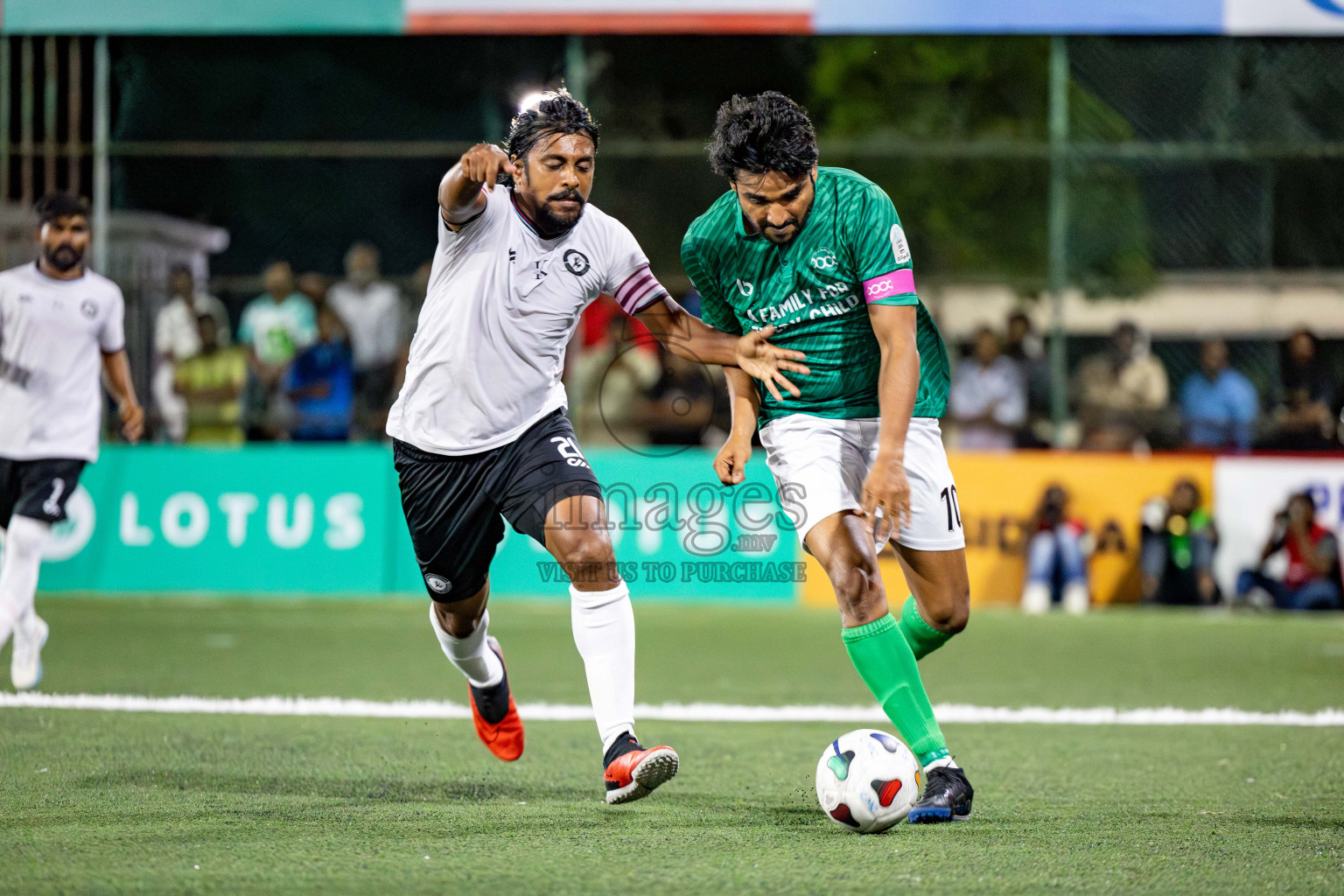 TEAM BADHAHI vs KULHIVARU VUZARA CLUB in the Semi-finals of Club Maldives Classic 2024 held in Rehendi Futsal Ground, Hulhumale', Maldives on Tuesday, 19th September 2024. 
Photos: Ismail Thoriq / images.mv