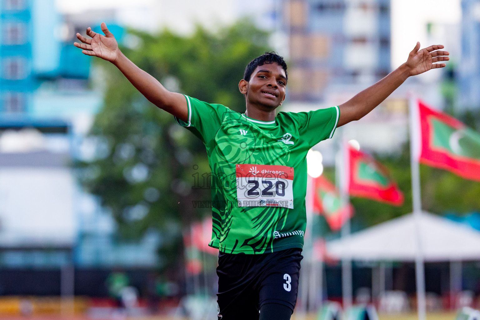 Day 4 of Inter-school Athletics Championship 2025 held in Ekuveni Synthetic Track, Male', Maldives on Thursday, 09th October 2025. Photos by: Nausham Waheed / Images.mv