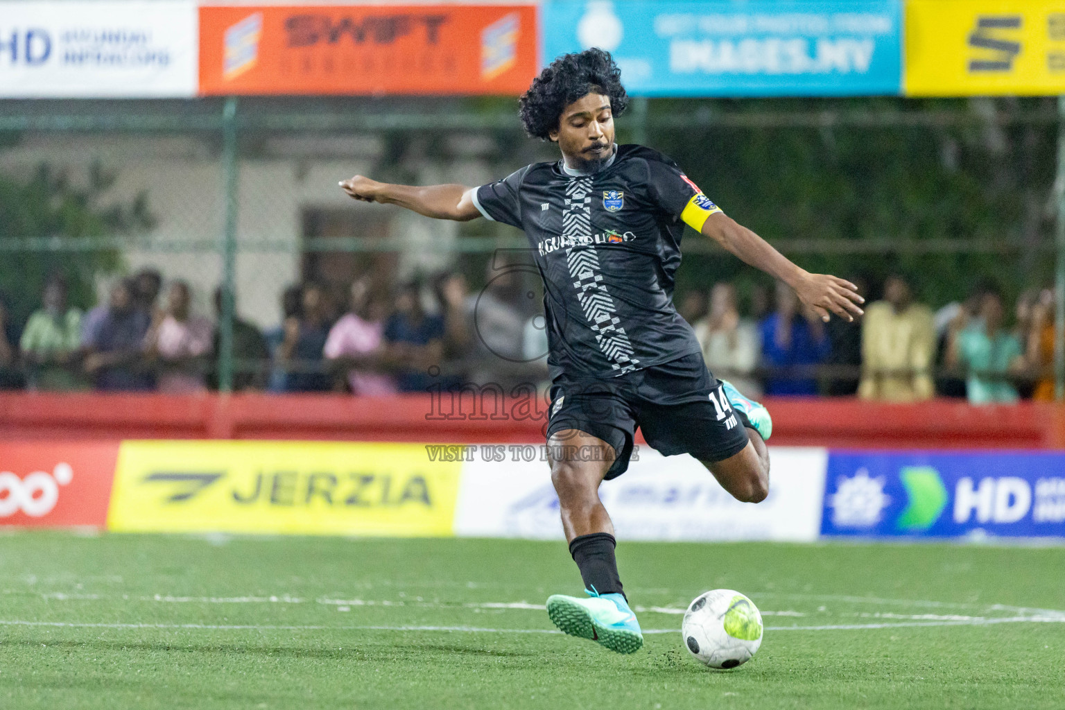 K Dhiffushi vs K Guraidhoo in Day 22 of Golden Futsal Challenge 2024 was held on Monday , 5th February 2024 in Hulhumale', Maldives Photos: Nausham Waheed / images.mv