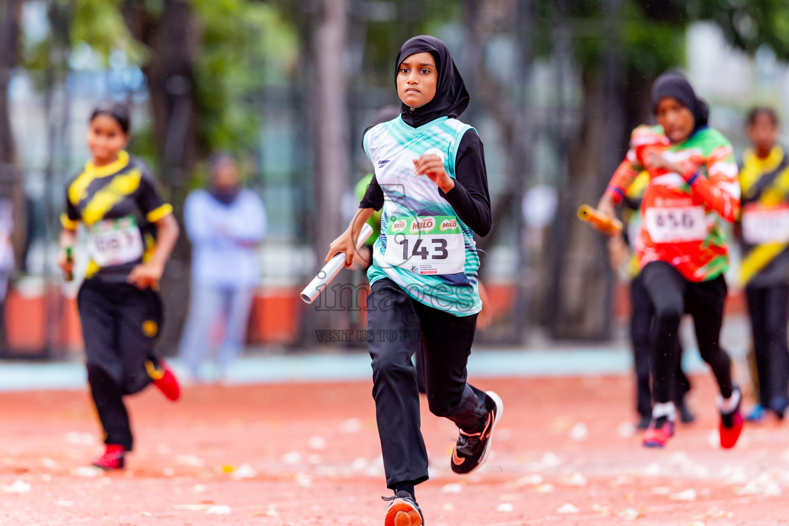 Day 6 of Inter-school Athletics Championship 2025 held in Ekuveni Synthetic Track, Male', Maldives on Sunday, 12th October 2025. Photos by: Nausham Waheed / Images.mv