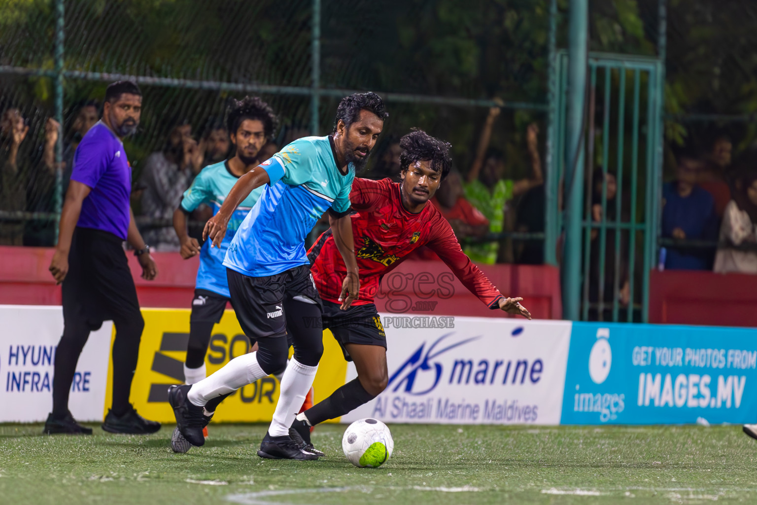 HDh Kumundhoo vs Hah Nellaidhoo in Day 10 of Golden Futsal Challenge 2024 was held on Tuesday, 23rd January 2024, in Hulhumale', Maldives
Photos: Ismail Thoriq / images.mv