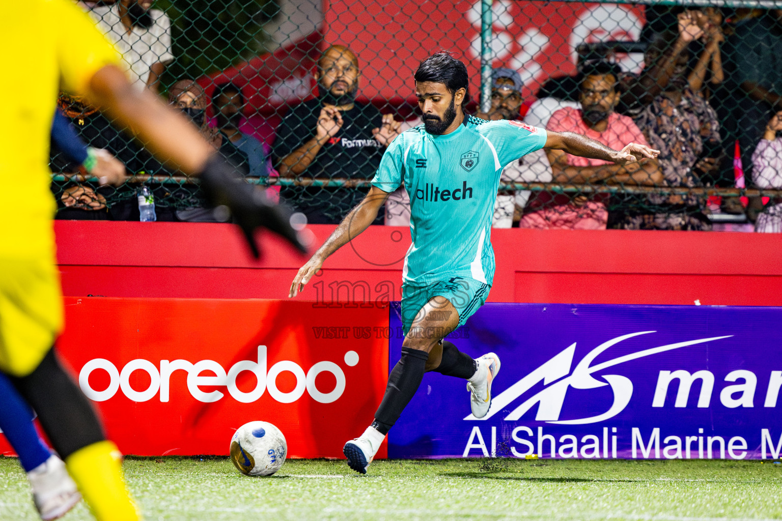 S Hithadhoo vs S Feydhoo in zone round on Day 32 of Golden Futsal Challenge 2025 was held on Wednesday , 5th February 2025, in Hulhumale', Maldives. Photos: Nausham Waheed / images.mv