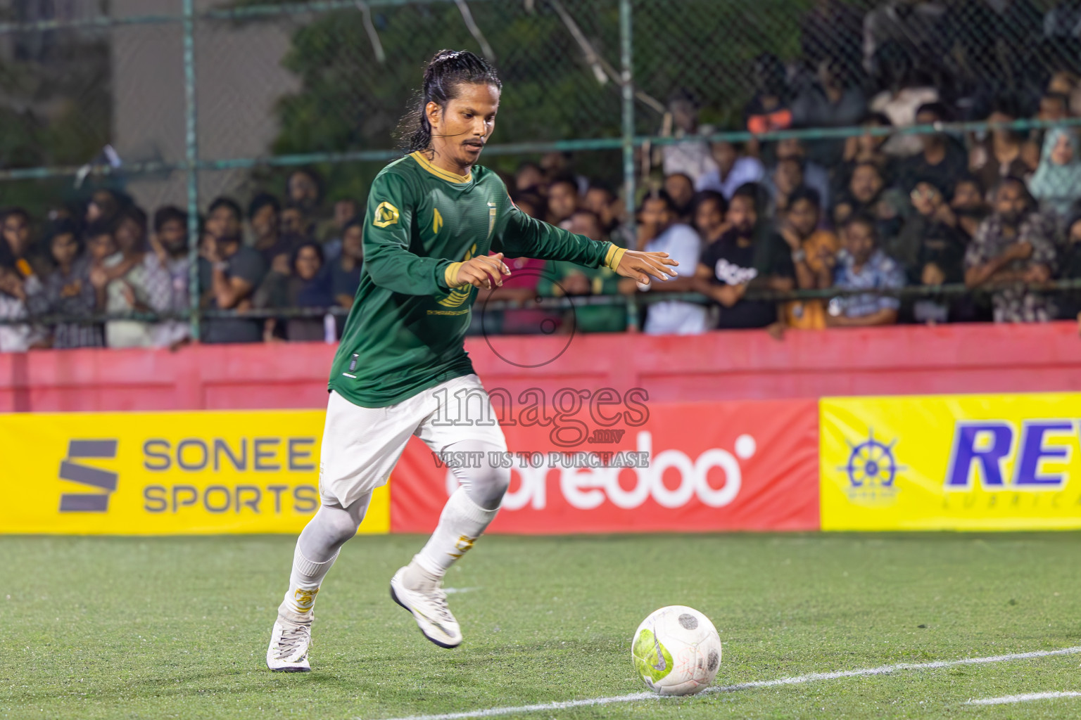 Th Thimarafushi vs B Eydhafushi in Quarter Finals of Golden Futsal Challenge 2024 which was held on Friday, 1st March 2024, in Hulhumale', Maldives Photos: Ismail Thoriq / images.mv