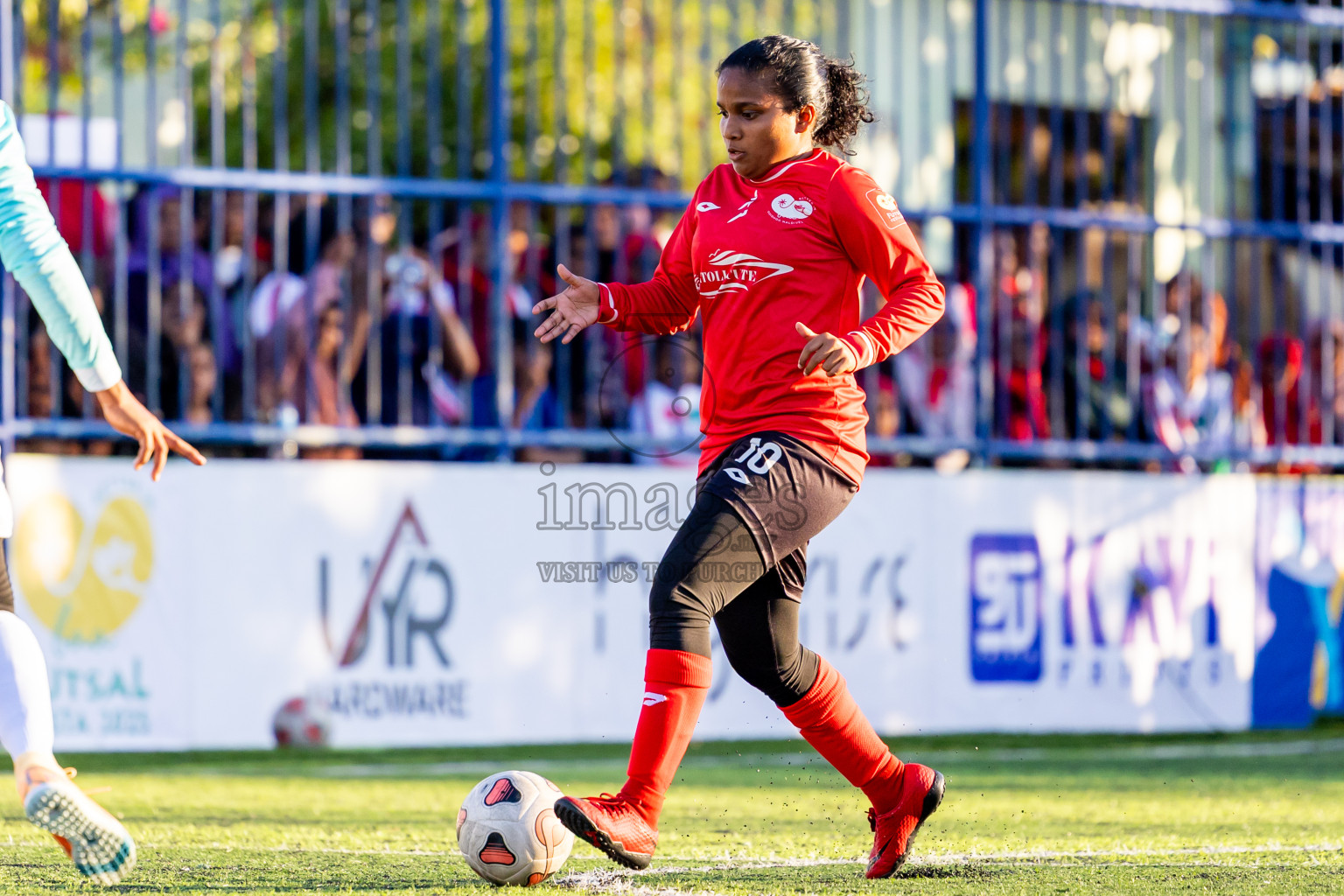 Dhonfan vs Goidhoo in Day 3 of Better in Baa Futsal Fiesta 2025 Woman's division held in B. Eydhafushi, Maldives on Friday, 7th November 2025. Photos: Nausham Waheed / images.mv