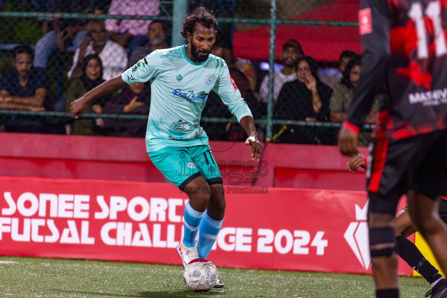 AA Thoddoo vs AA Mathiveri in Day 15 of Golden Futsal Challenge 2024 was held on Monday, 29th January 2024, in Hulhumale', Maldives
Photos: Ismail Thoriq / images.mv