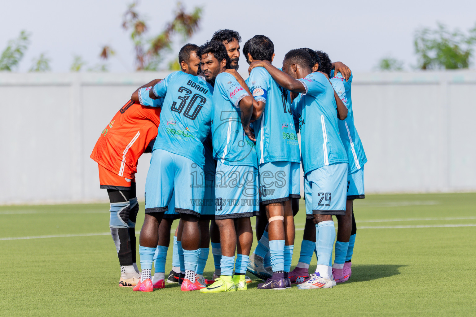 Irumathi FC VS Middle East in Day 5 of Eydhafushi Cup 2025 held in Eydhafushi Football Stadium at B. Eydhafushi, Maldives on Tuesday, 9th September 2025. Photos: Arif Rasheed / images.mv