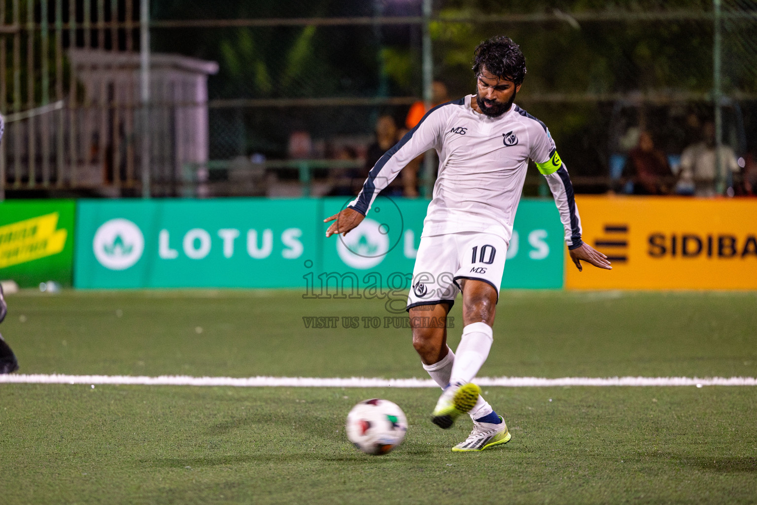 DHAAKHILY CLUB vs HULHUMALE HOSPITAL in Club Maldives Classic 2024 held in Rehendi Futsal Ground, Hulhumale', Maldives on Thursday, 5th September 2024. 
Photos: Hassan Simah / images.mv