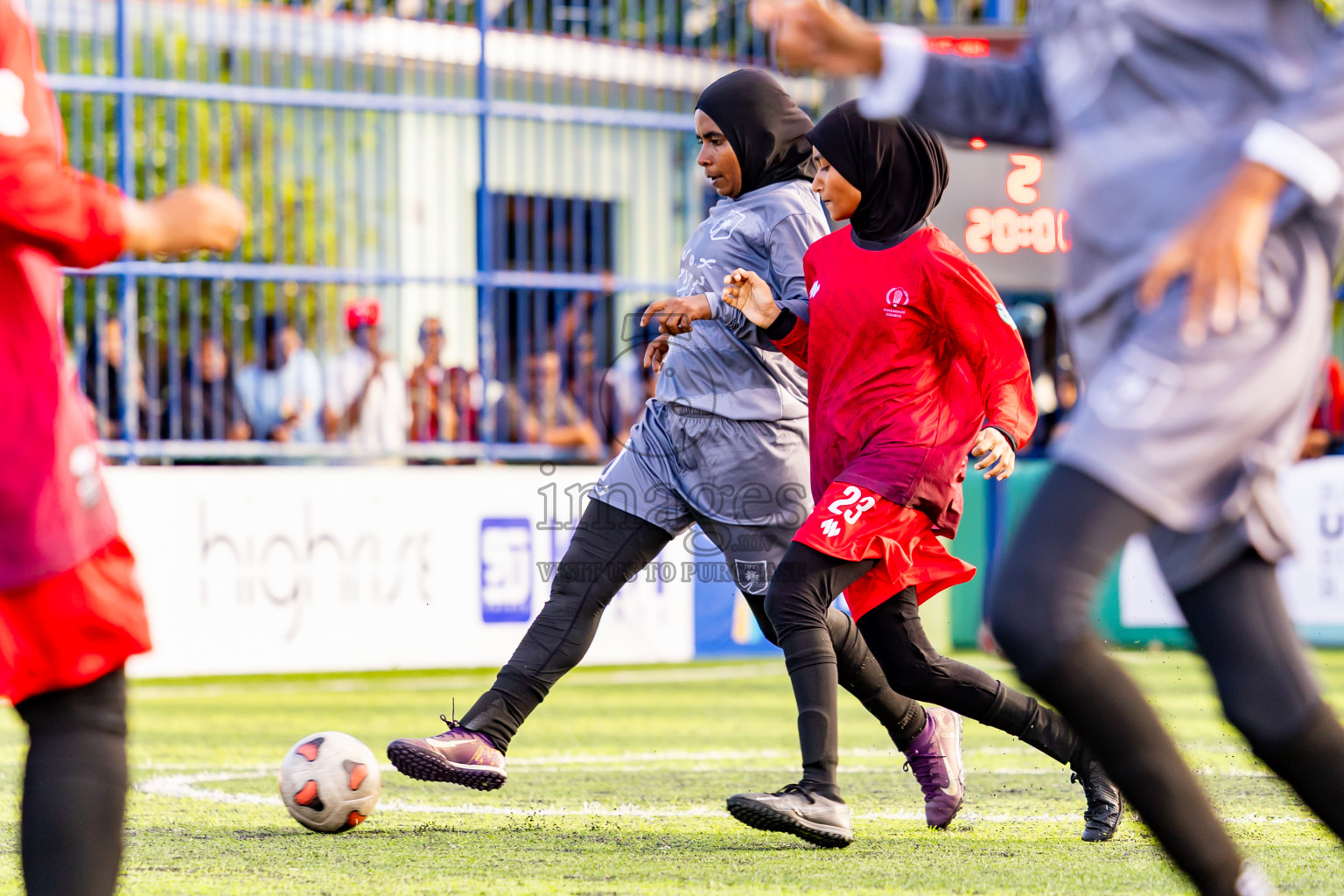 Dhonfan vs Kihaadhoo in Day 4 of Better in Baa Futsal Fiesta 2025 Woman's division held in B. Eydhafushi, Maldives on Sunday, 9th November 2025. Photos: Nausham Waheed / images.mv