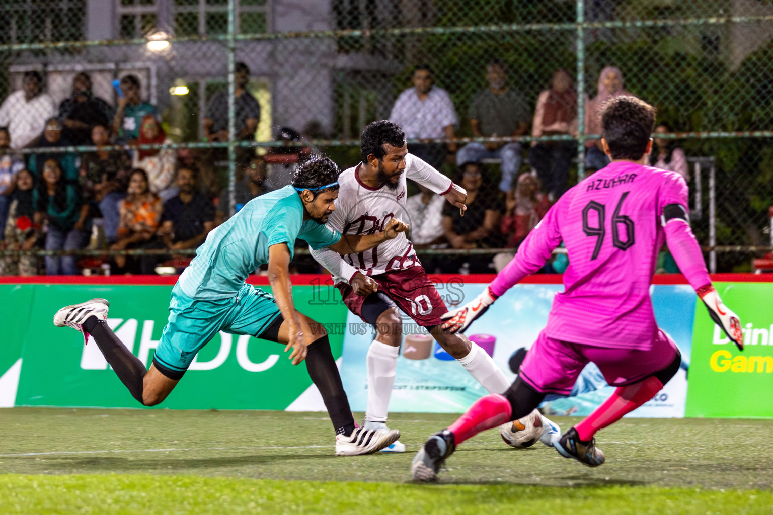 YOUTH RC vs CLUB BINARA in Club Maldives Classic 2024 held in Rehendi Futsal Ground, Hulhumale', Maldives on Tuesday, 10th September 2024. 
Photos: Mohamed Mahfooz Moosa / images.mv