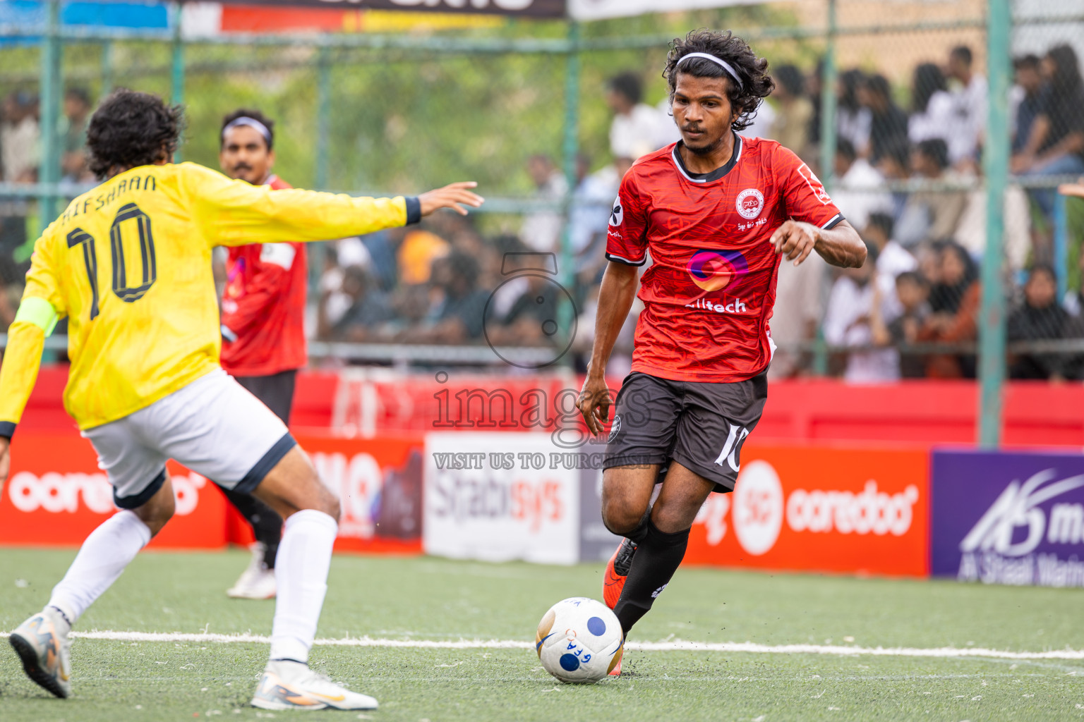 GDh Madaveli VS GDh Gadhdhoo in Atoll Round Semi-Final on Day 20 of Golden Futsal Challenge 2025 was held on Friday, 24th January 2025, in Hulhumale', Maldives.
Photos: Ismail Thoriq / images.mv