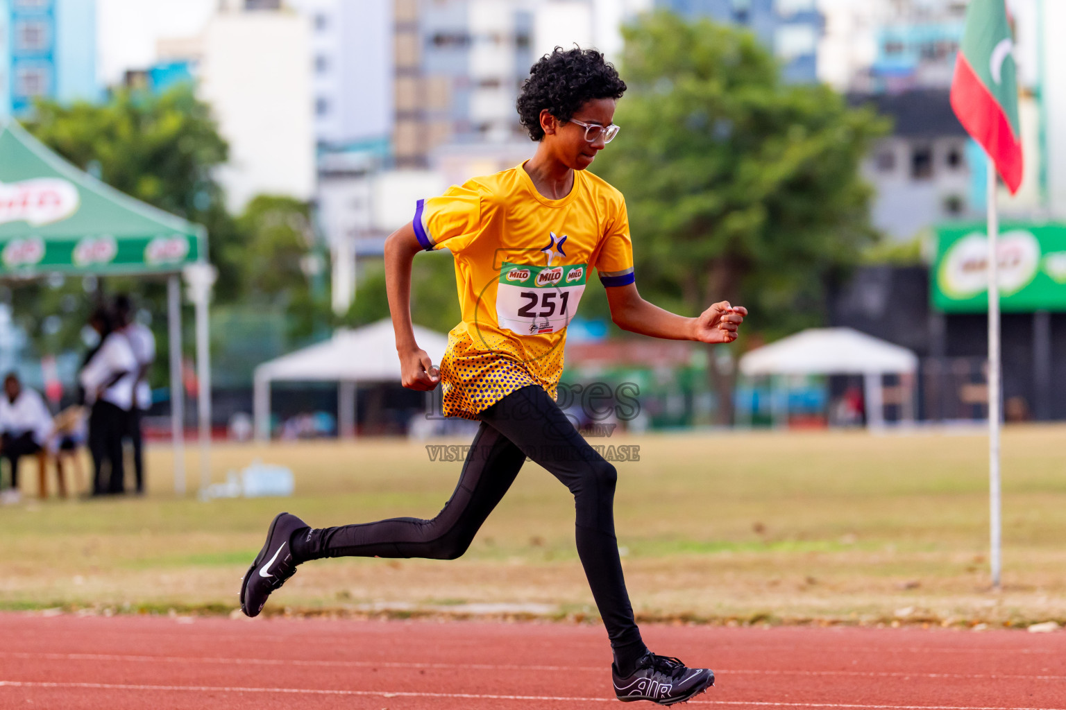 Day 1 of Inter-school Athletics Championship 2025 held in Ekuveni Synthetic Track, Male', Maldives on Monday, 06th October 2025. Photos by: Nausham Waheed / Images.mv