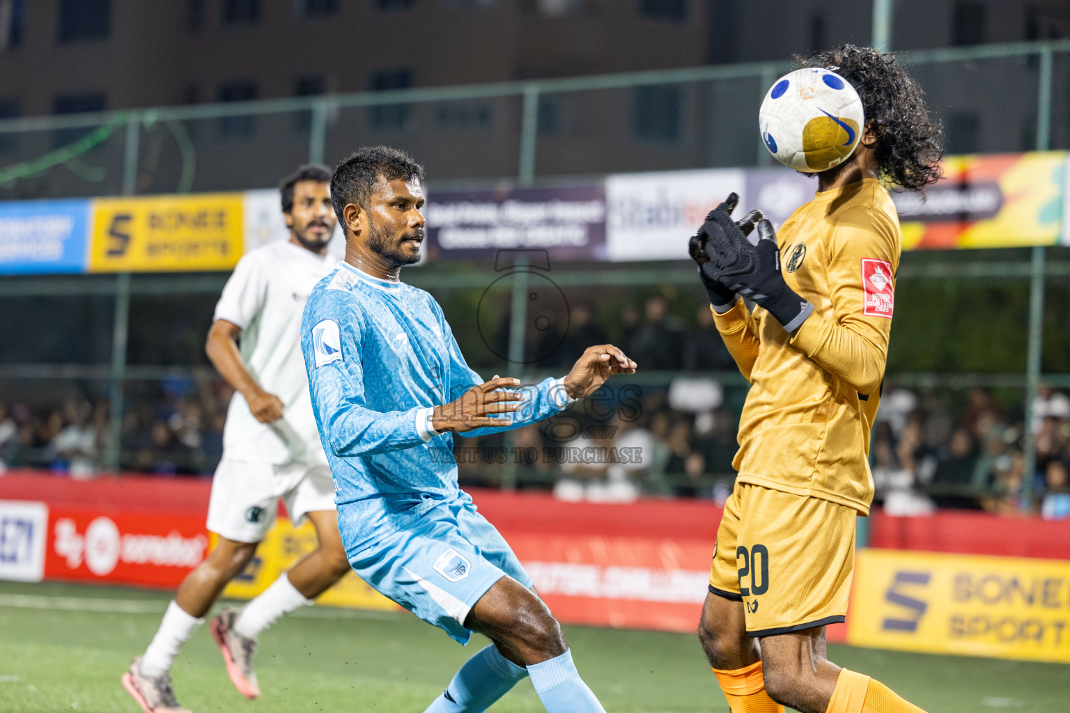 HA Ihavandhoo vs HA Dhidhdhoo in Day 13 of Golden Futsal Challenge 2025 was held on Friday, 17th January 2025, in Hulhumale', Maldives 
Photos: Hassan Simah / images.mv