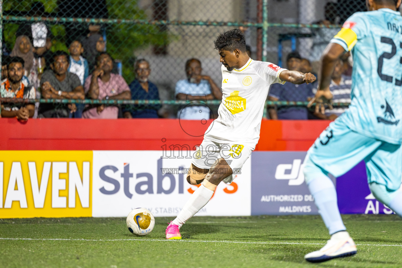 HDg Finey vs HDh Makunudhoo in Day 13 of Golden Futsal Challenge 2025 was held on Friday, 17th January 2025, in Hulhumale', Maldives 
Photos: Hassan Simah / images.mv