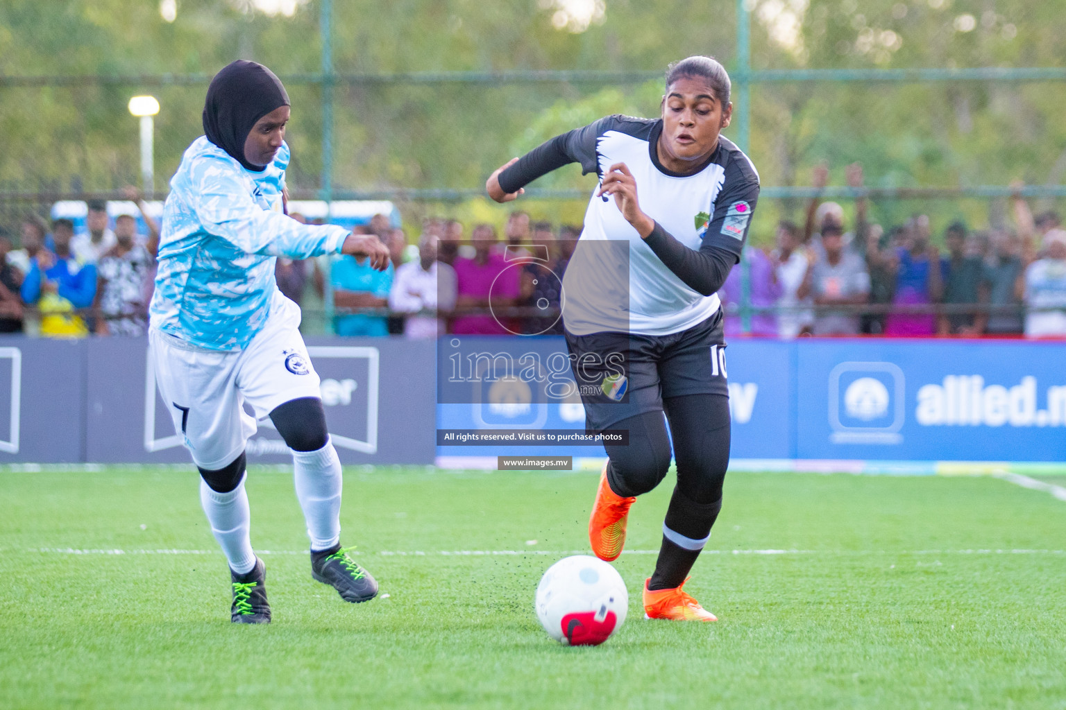 MPL vs DSC in Eighteen Thirty Women's Futsal Fiesta 2022 was held in Hulhumale', Maldives on Monday, 17th October 2022. Photos: Hassan Simah, Mohamed Mahfooz Moosa / images.mv