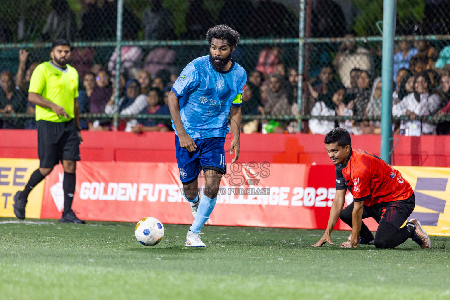 M Dhiggaru vs M Mulak in Day 12 of Golden Futsal Challenge 2025 was held on Thursday, 16th January 2025, in Hulhumale', Maldives.
Photos: Hassan Simah / images.mv