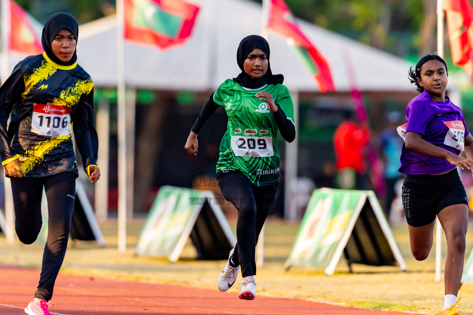 Day 2 of Inter-school Athletics Championship 2025 held in Ekuveni Synthetic Track, Male', Maldives on Tuesday, 07th October 2025. Photos by: Nausham Waheed / Images.mv