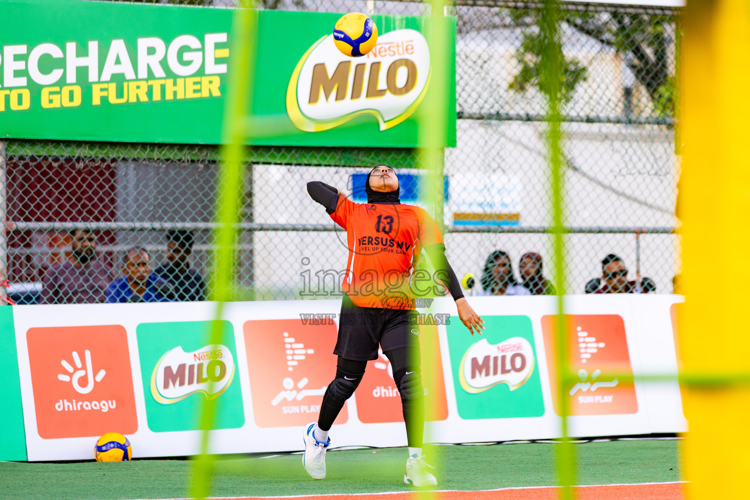 Villigili Z. Jamihyya vs Raajje Volley Club in Semi Finals of Milo National Junior Volleyball Championship 2025 Day 5 was held on Friday, 28th November 2025 at Ekuveni Turf Court Male', Maldives. Photos: Areef Adam / images.mv