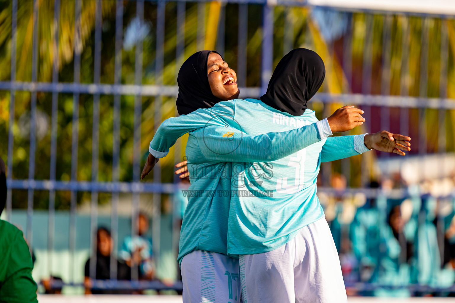 Dhonfanu vs Hithaadhoo in Day 2 of Better in Baa Futsal Fiesta 2025 Woman's division held in B. Eydhafushi, Maldives on Thursday, 6th November 2025. Photos: Nausham Waheed / images.mv