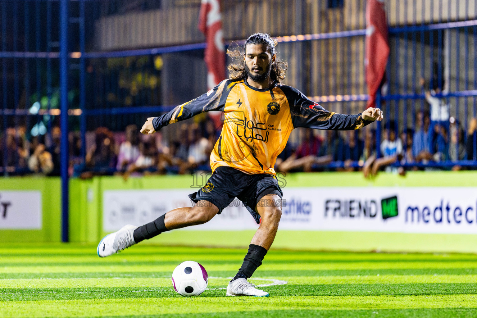 All Wolves vs FC Dhunthari in Day 2 of Eydhafushi Futsal Cup 2024 was held on Tuesday, 9th April 2024, in B Eydhafushi, Maldives Photos: Nausham Waheed / images.mv