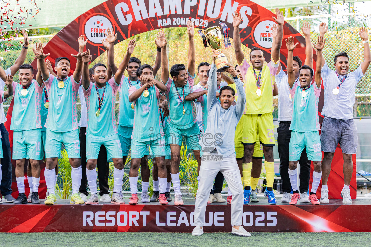Resort League 2025 Raa Zone - Final Match
Joali vs kothaifaru in Resort League 2025 (Raa Zone) was held on Thursday, 21th august 2025 in JOALI Maldives Resort, Raa Atoll, Maldives. Photos: Areef Adam / images.mv