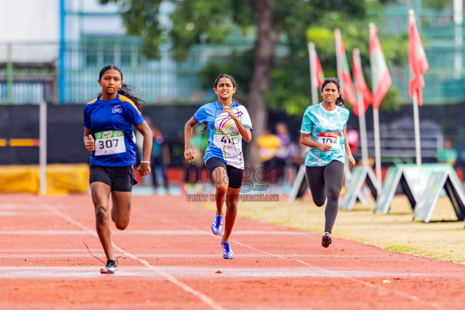 Day 4 of Inter-school Athletics Championship 2025 held in Ekuveni Synthetic Track, Male', Maldives on Thursday, 09th October 2025. Photos by: Areef Adam / Images.mv