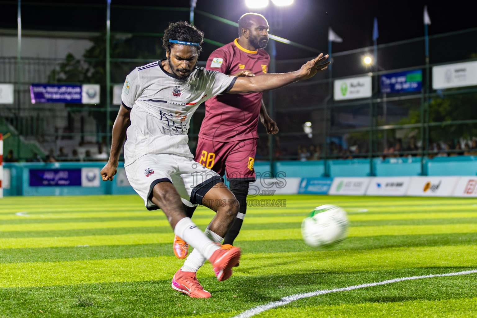 Ifhaams vs Comienzo fc in Semi Finals of Laamehi Dhiggaru Ekuveri Futsal Challenge 2025 was held on Sunday, 27th July 2025, at Dhiggaru Futsal Ground, Dhiggaru, Maldives Photos: Areef Adam / images.mv