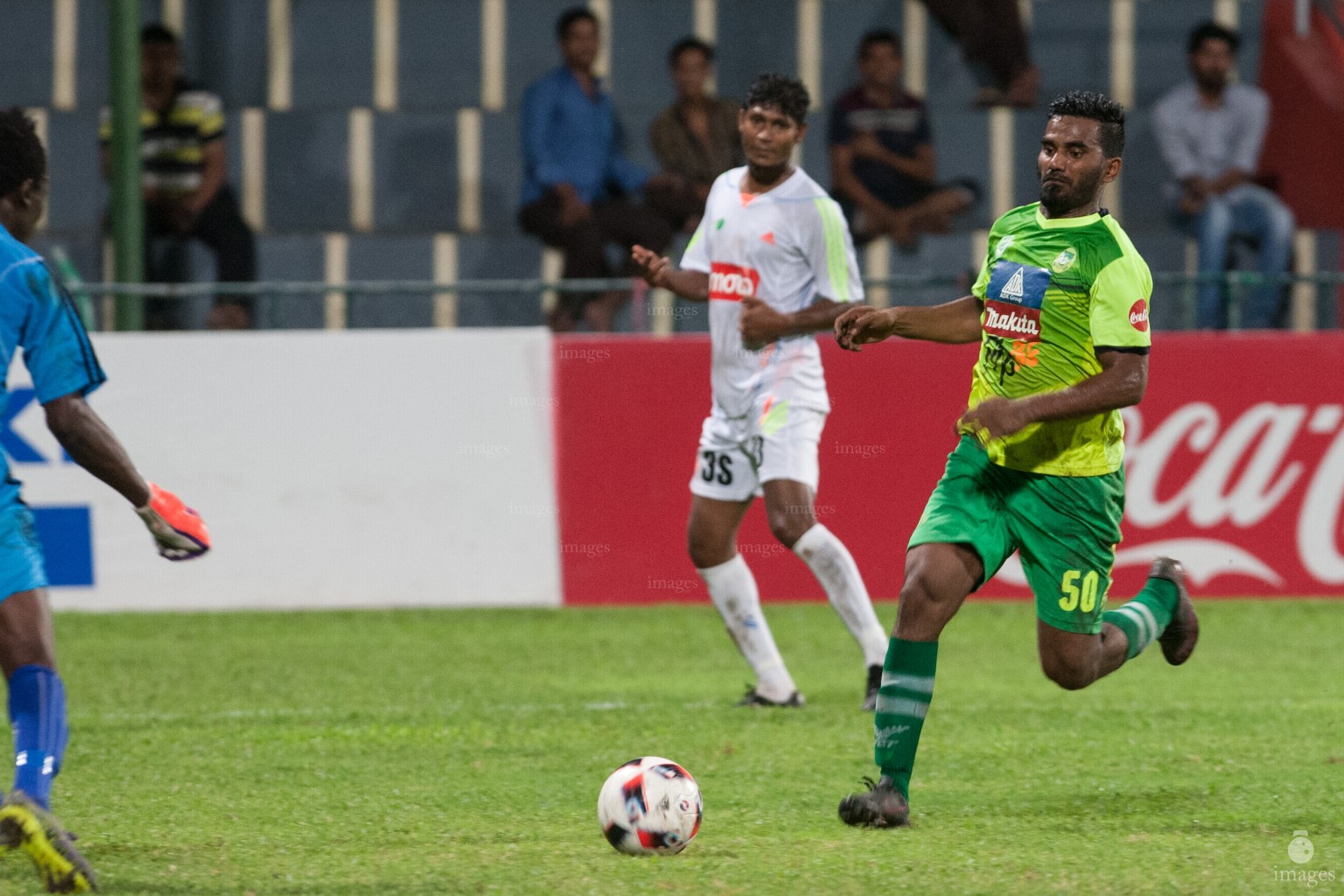 President's CUP 2016, Maziya Sports & Recreation vs S.Feydhoo Wednesday, November . 15, 2016. (Images.mv Photo/ Abdulla Sham).