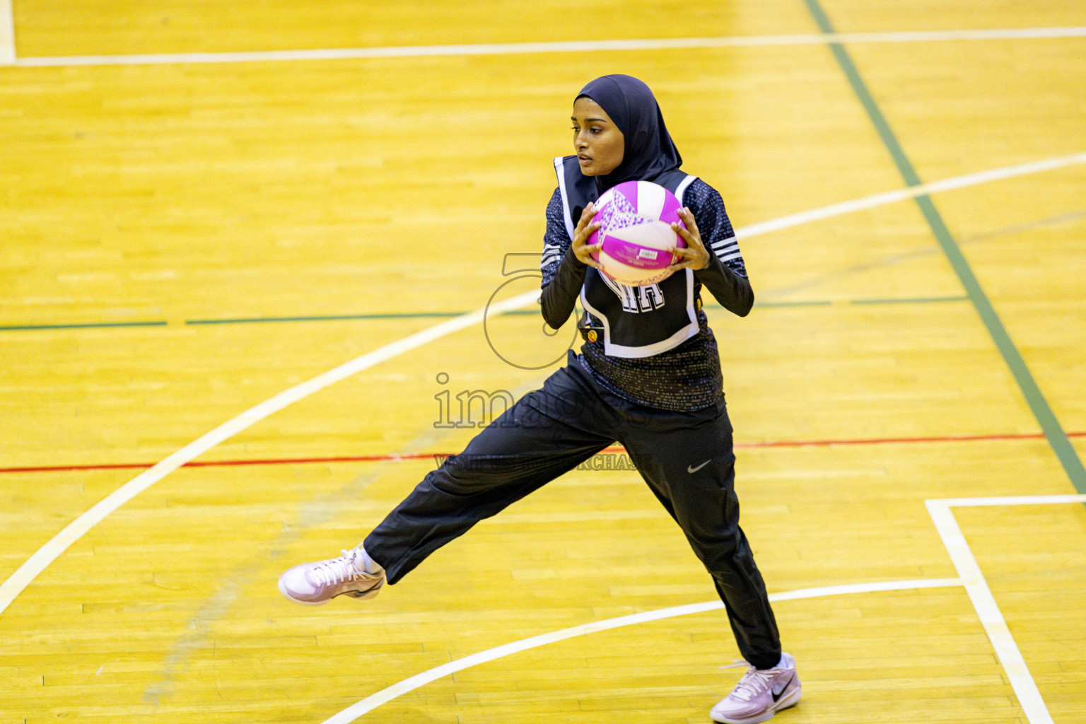 Kulhudhuffushi Youth & Recreation Club vs SC Shining Star in Division 1 of National Netball Tournament 2025 held in Social Center at Male', Maldives on Sunday, 25th May 2025. Photos: Hassan Simah / images.mv