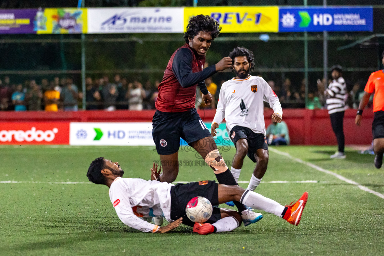 Th. Omadhoo vs Th. Hirilandhoo in Thaa Atoll Semi Final in Day 23 of Golden Futsal Challenge 2024 was held on Tuesday , 6th February 2024 in Hulhumale', Maldives 
Photos: Hassan Simah / images.mv