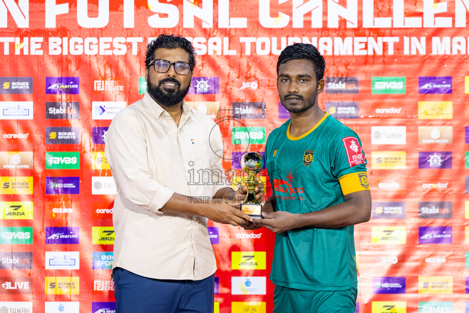 ADh Omadhoo vs ADh Mahibadhoo in Alifu Dhaalu Atoll Final on Day 23 of Golden Futsal Challenge 2025 was held on Monday , 27th January 2025, in Hulhumale', Maldives.
Photos: Ismail Thoriq / images.mv