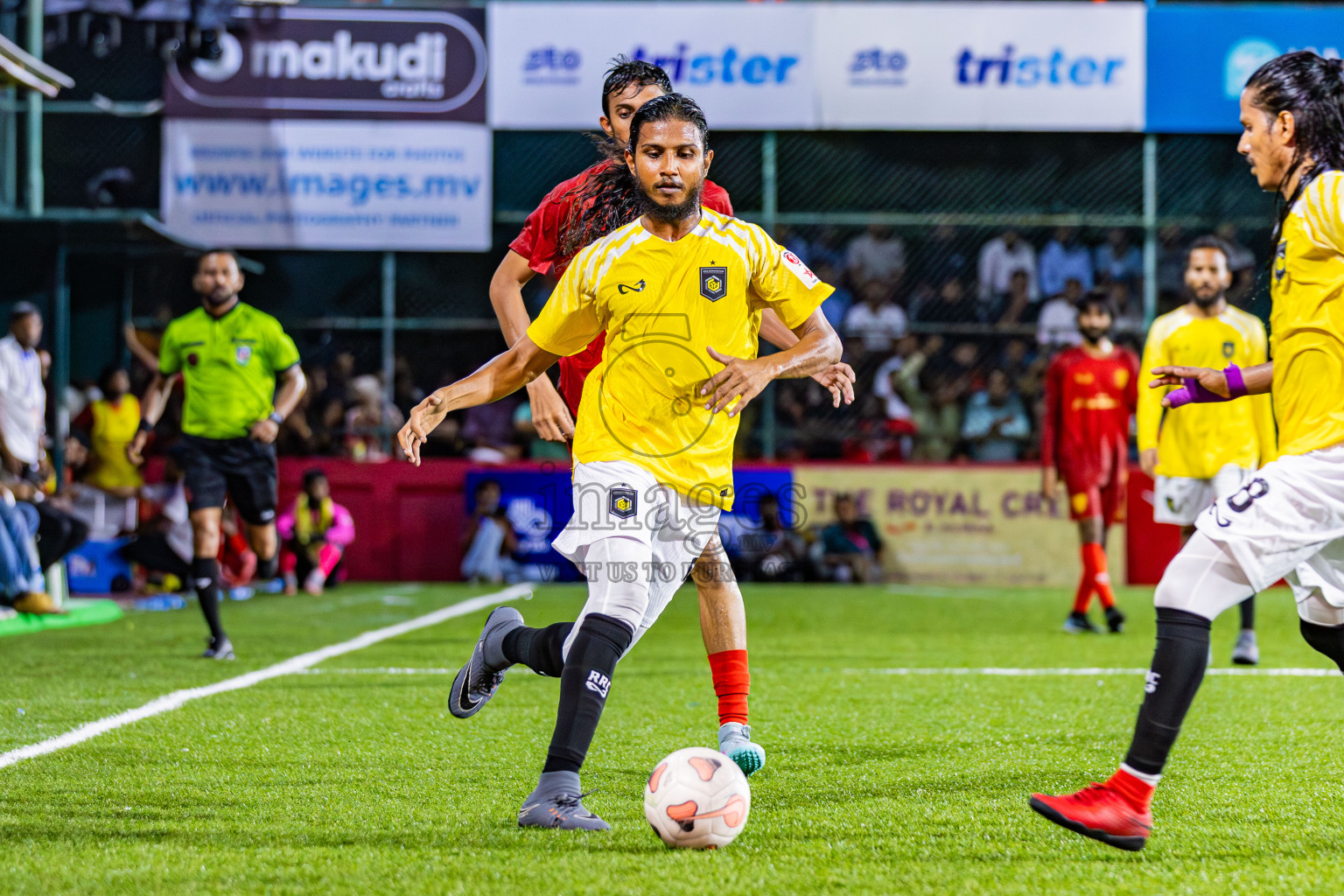 RRC vs Maldivian in Semi Finals of Club Maldives Cup 2025 was held in Rehendhi Futsal Ground, Hulhumale', Maldives on Monday, 20th October 2025. Photos: Ismail Areef Adam / images.mv