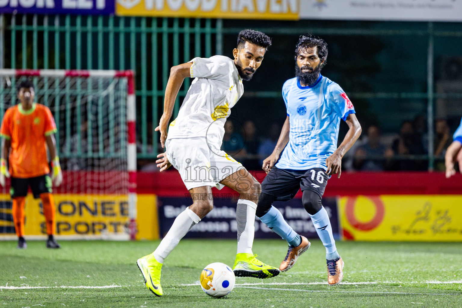 Hdh Neykurendhoo VS Hdh Finey in Day 9 of Golden Futsal Challenge 2025 was held on Monday, 13th January 2025, in Hulhumale', Maldives Photos: Nausham Waheed , Ismail Thoriq / images.mv
