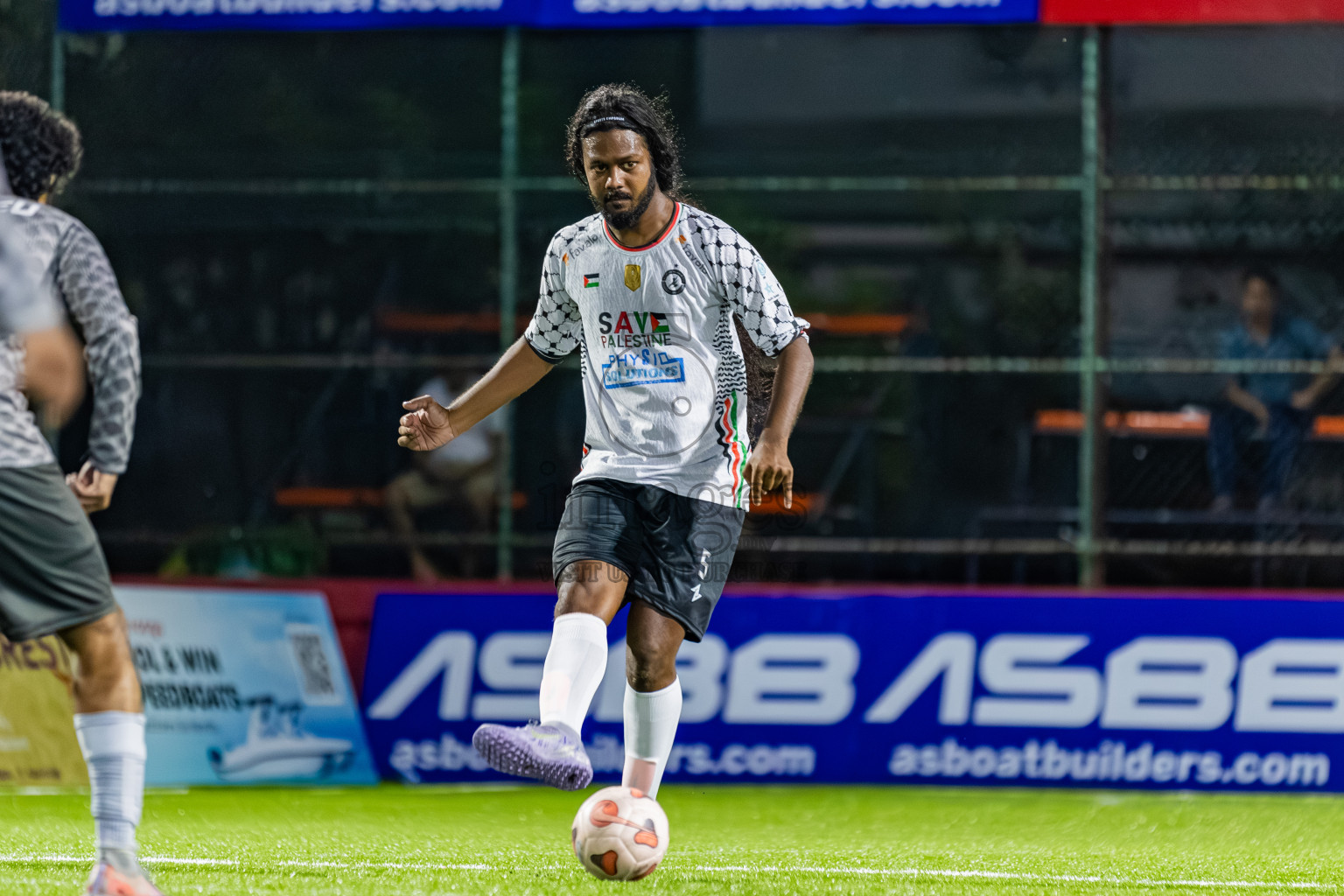 KVC vs Team Dharumavantha in Club Maldives Cup Classic 2025 held in Rehendi Futsal Ground, Hulhumale', Maldives on Monday, 15th September 2025. Photos: Areef / images.mv