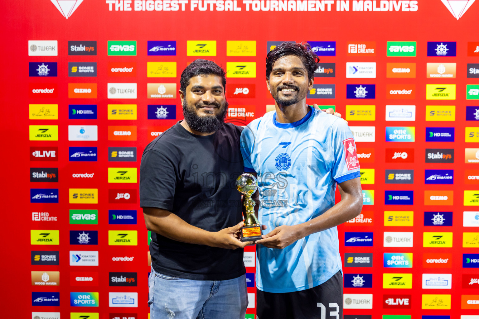 HDh Neykurendhoo vs HDh Nolhivaranfaru in Day 13 of Golden Futsal Challenge 2025 was held on Friday, 17th January 2025, in Hulhumale', Maldives. Photos: Nausham Waheed / images.mv