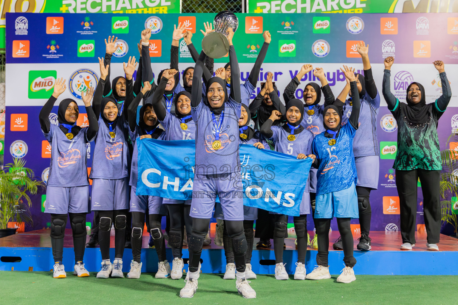 Villingili Z Jamiyya vs Club Volleyball in the Finals of Milo National Junior Volleyball Championship 2025 Woman's Division was held on Sunday, 30th November 2025 at Ekuveni Turf Court Male', Maldives. Photos: Areef Adam / images.mv