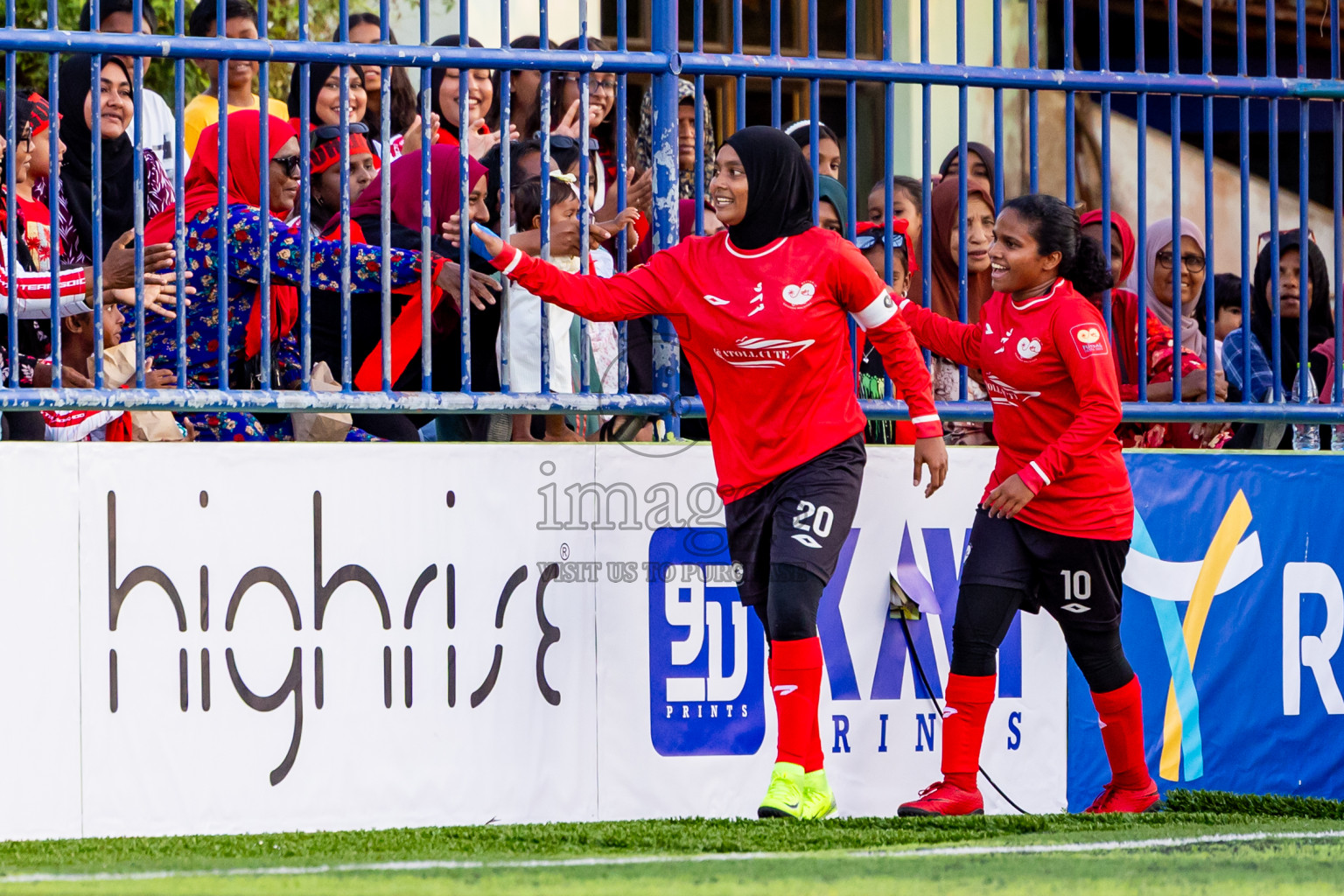 Dhonfan vs Goidhoo in Day 3 of Better in Baa Futsal Fiesta 2025 Woman's division held in B. Eydhafushi, Maldives on Friday, 7th November 2025. Photos: Nausham Waheed / images.mv