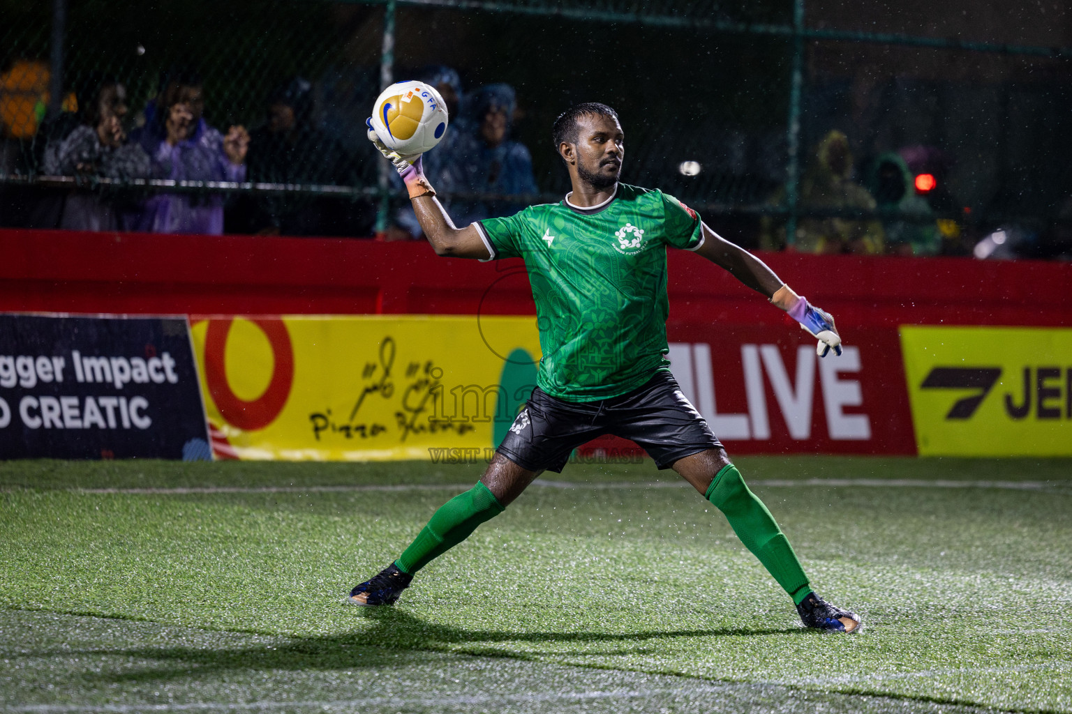 L. Isdhoo VS L. Mundoo in Day 18 of Golden Futsal Challenge 2025 was held on Wednesday, 22nd January 2025, in Hulhumale', Maldives. Photos: Nausham Waheed / images.mv