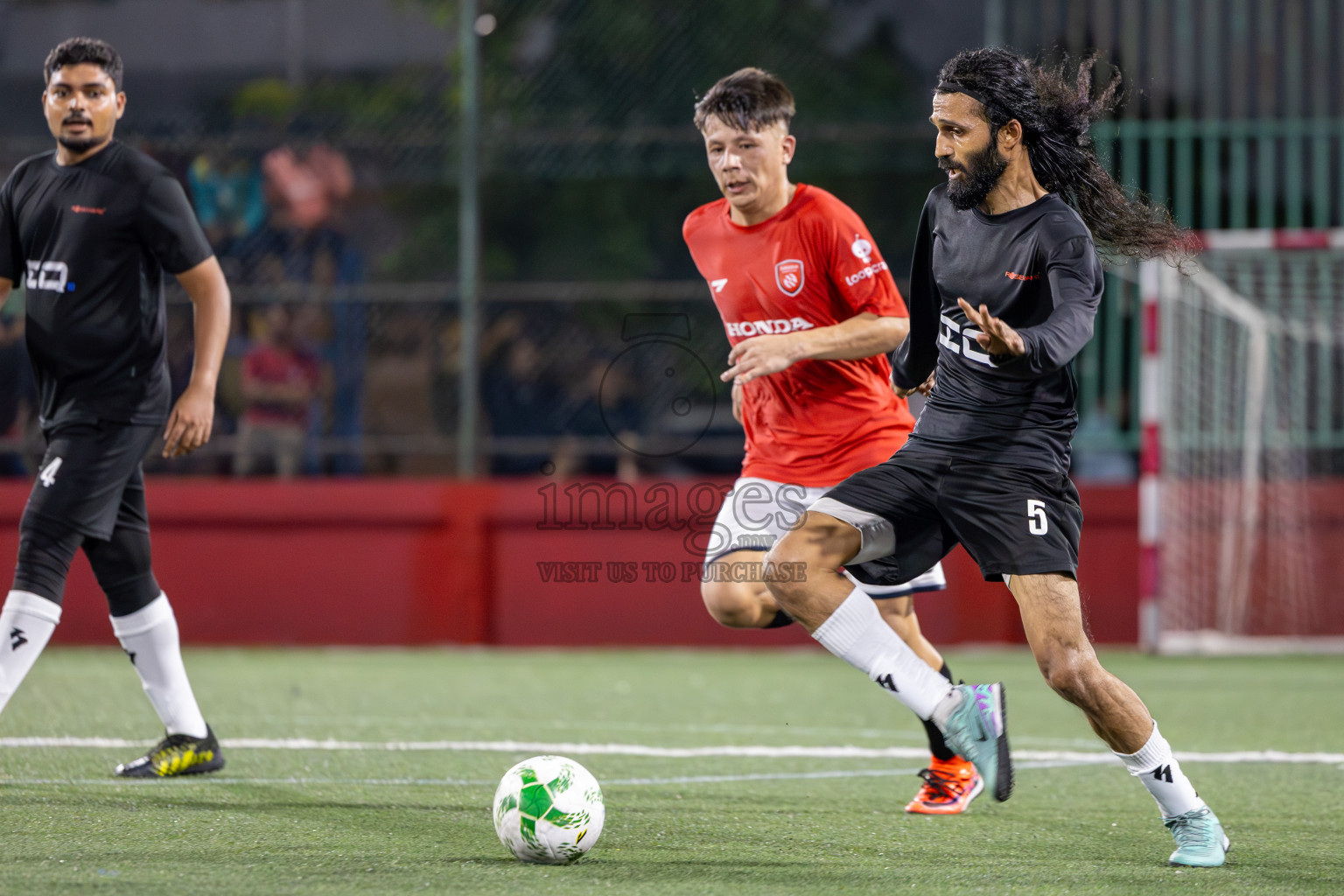 Sheesha vs Roseware in Day 1 of Office League 2025 was held on Wednesday, 16th April 2025 in Hulhumale', Maldives.
Photos: Ismail Thoriq / images.mv