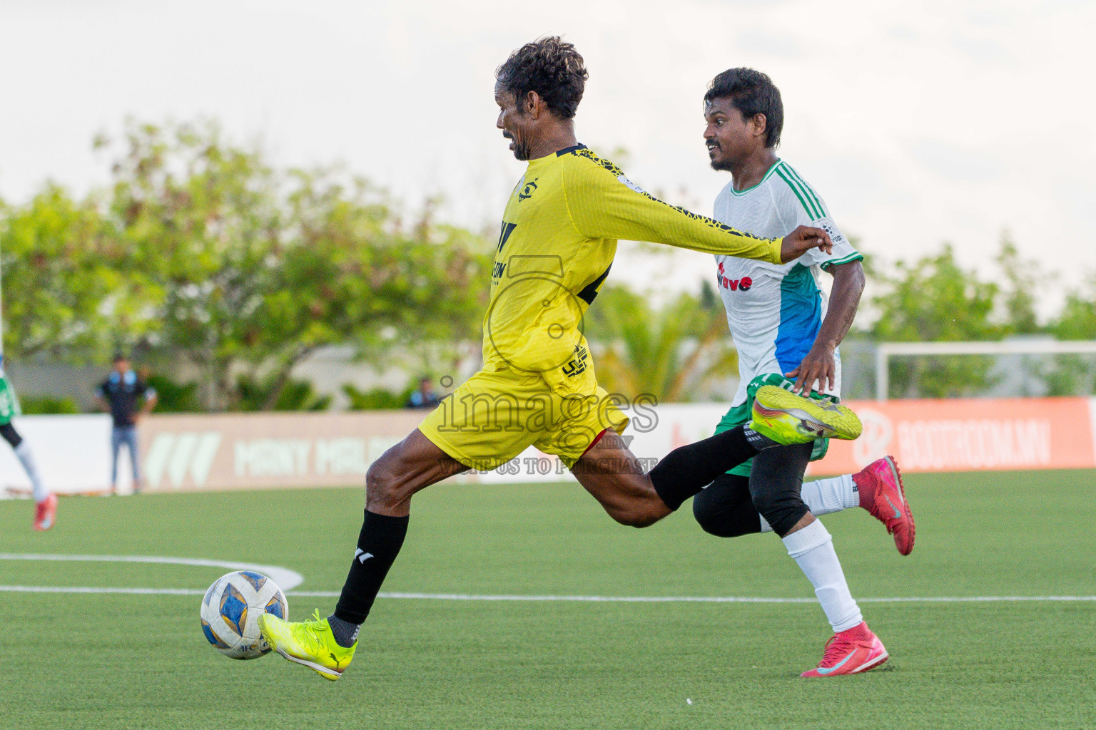 Semi Finals Match 02 Huss Songun FT VS Velaa Sports Club in Day 8 of Eydhafushi Cup 2025 held in Eydhafushi Football Stadium at B. Eydhafushi, Maldives on Saturday, 13th September 2025. Photos: Arif Rasheed / images.mv
