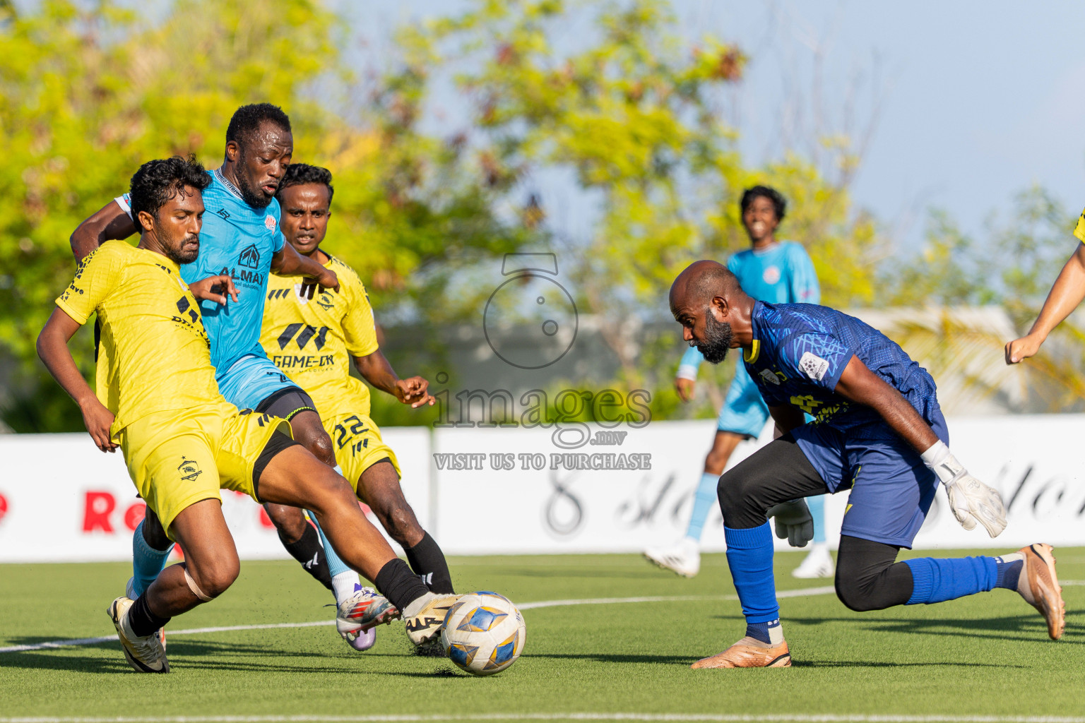Final Match Irumathi Sports VS Velaa Sports Club in Day 9 of Eydhafushi Cup 2025 held in Eydhafushi Football Stadium at B. Eydhafushi, Maldives on Monday, 15th September 2025. Photos: Arif Rasheed / images.mv