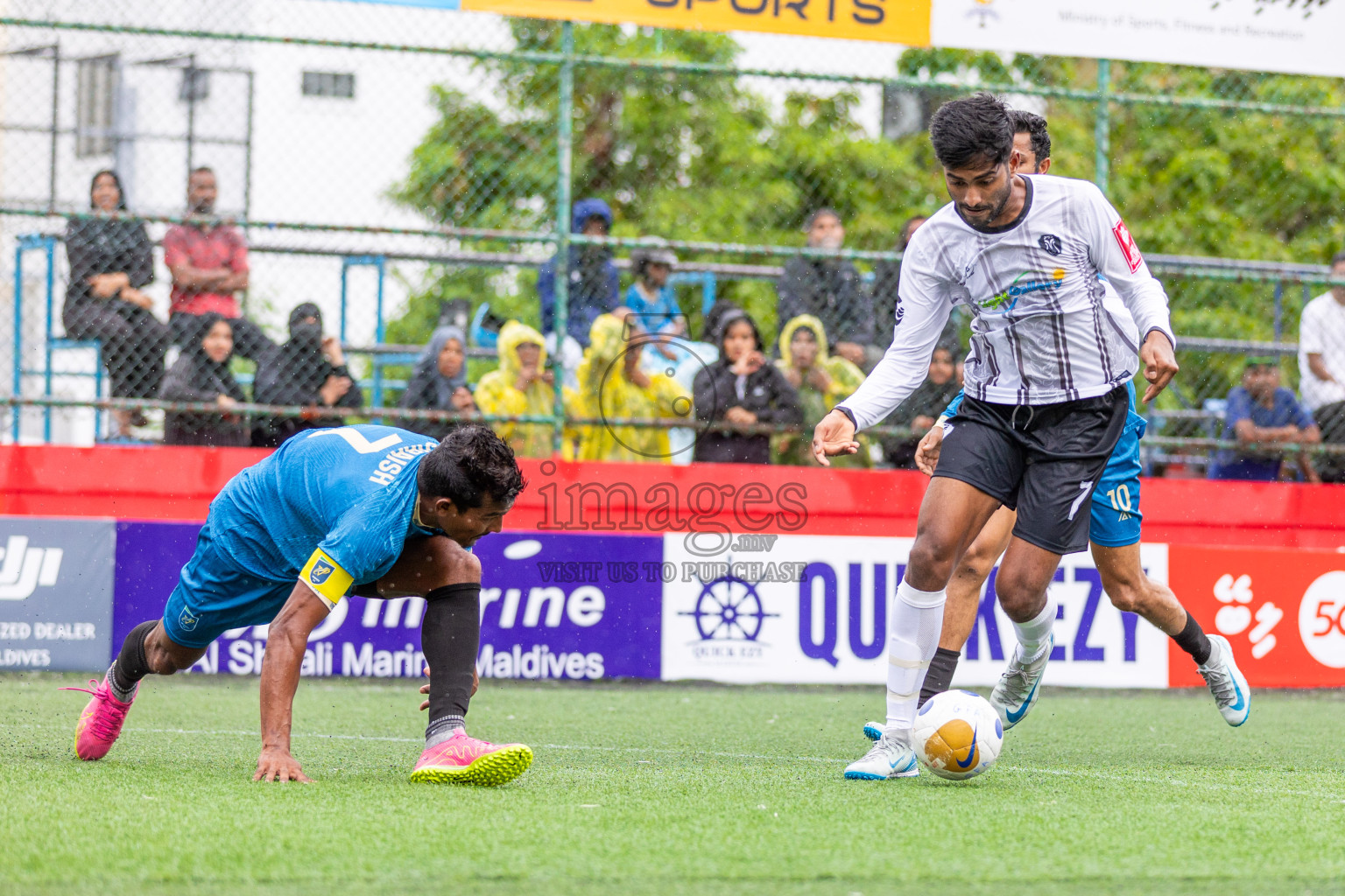 N. Miladhoo vs N.Velidhoo in Day 21 of Golden Futsal Challenge 2025 was held on Saturday , 25 January 2025, in Hulhumale', Maldives. Photos: Shuu Abdul Sattar, / images.mv