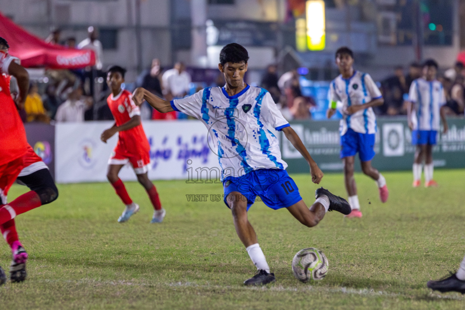 Super United Sports vs Huriyya (U16) in Day 8 of Dhivehi Youth League 2024 held at Henveiru Stadium on Monday, 2nd December 2024. Photos: Mohamed Mahfooz Moosa / Images.mv