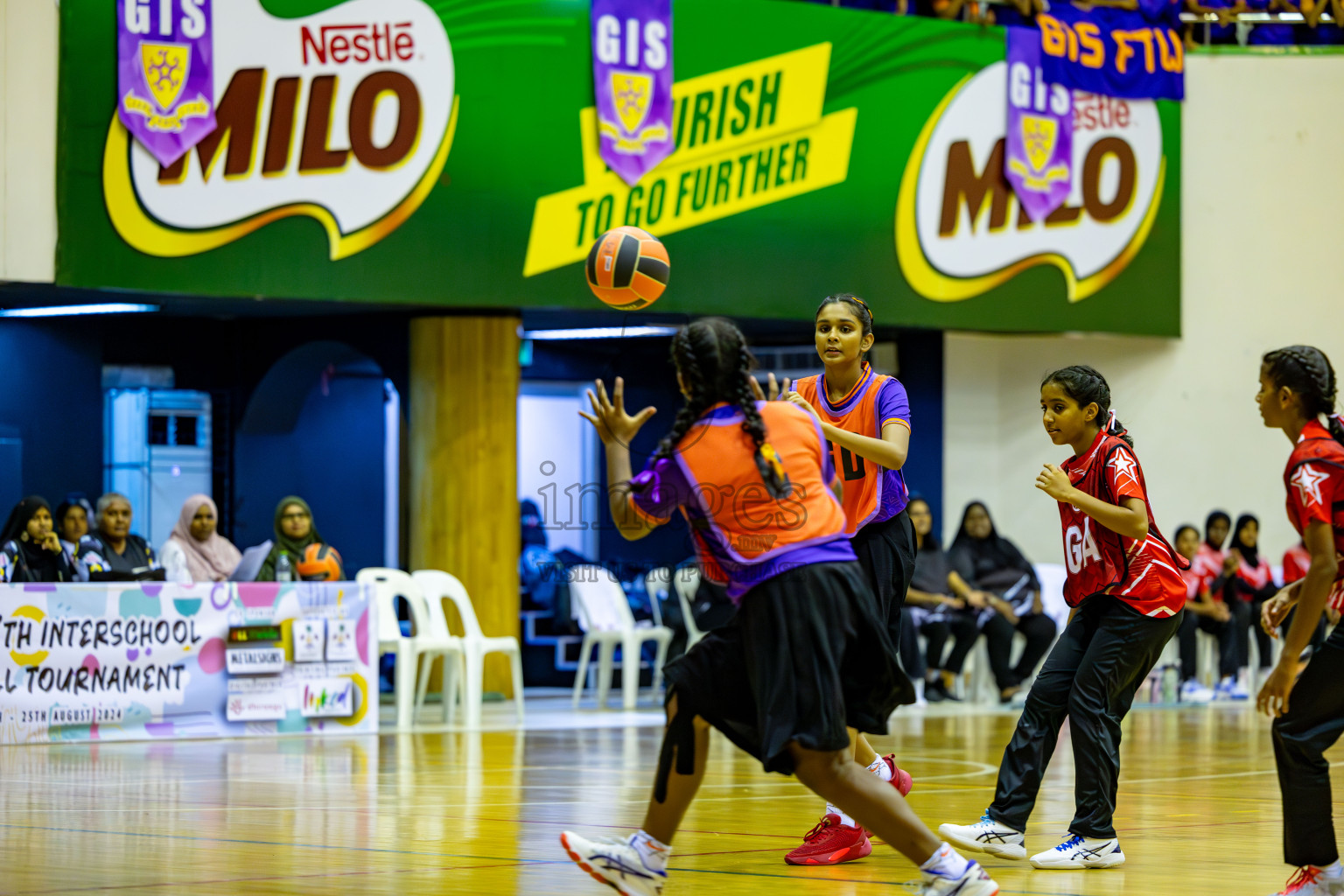 Iskandhar School vs Ghiyasuddin International School in the U15 Finals of Inter-school Netball Tournament held in Social Center at Male', Maldives on Monday, 26th August 2024. Photos: Hassan Simah / images.mv