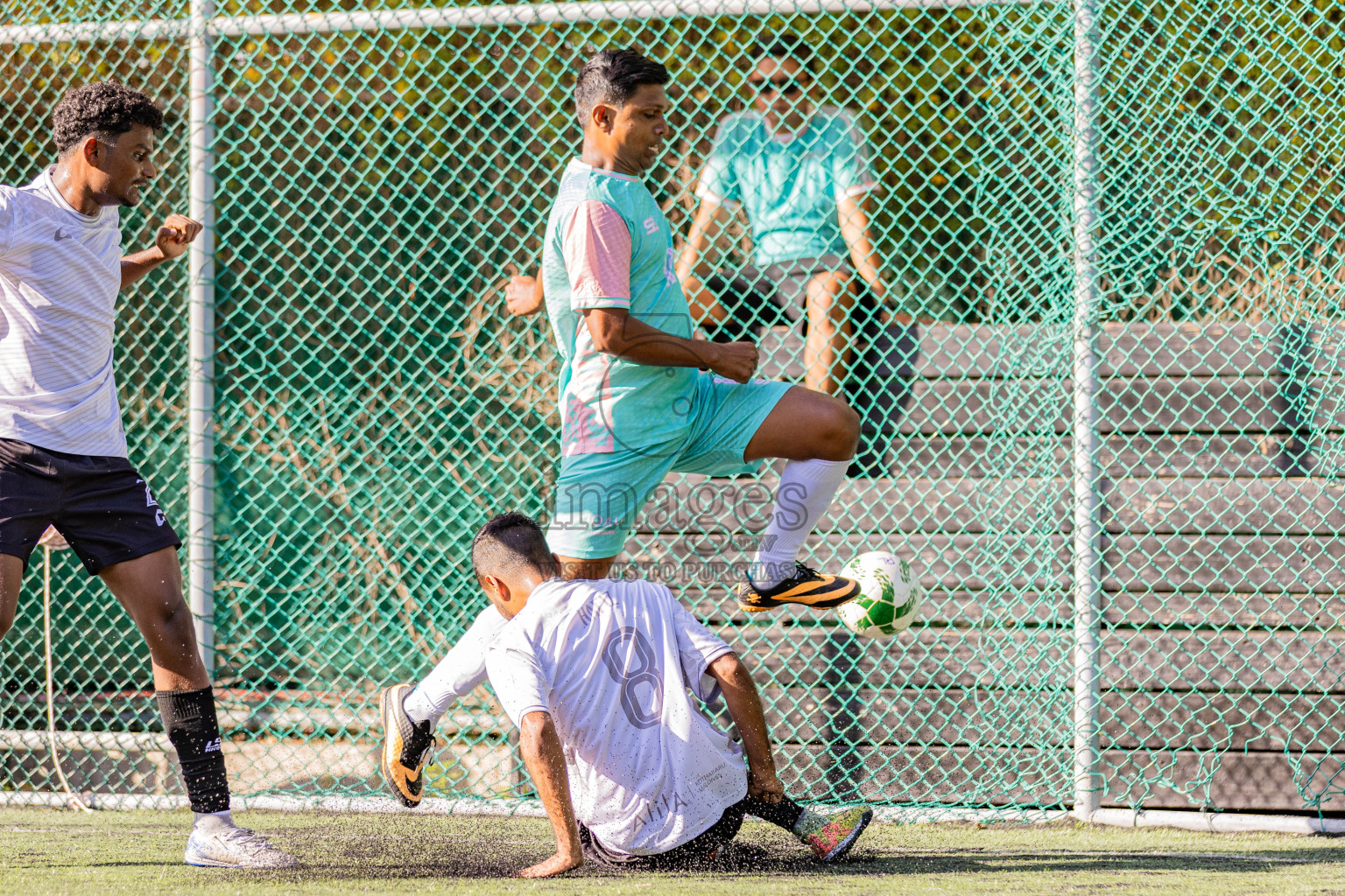 Resort League 2025 Raa Zone - Day 1
Joali vs Kothaifaru in Resort League 2025 (Raa Zone) was held on Friday, 15th august 2025 in JOALI Maldives Resort, Raa Atoll, Maldives. Photos: Areef Adam / images.mv