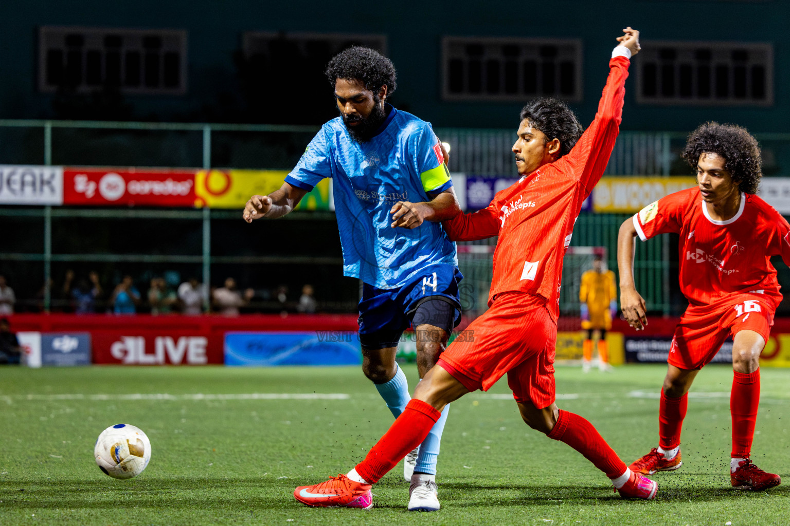 F Dharanboodhoo vs M Dhiggaru in zone round on Day 29 of Golden Futsal Challenge 2025 was held on Sunday , 2nd February 2025, in Hulhumale', Maldives. Photos: Nausham Waheed / images.mv